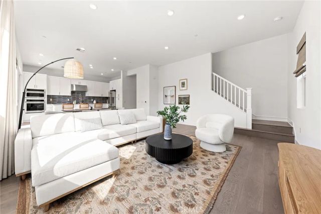 110 pansy, Irvine, CA 92618