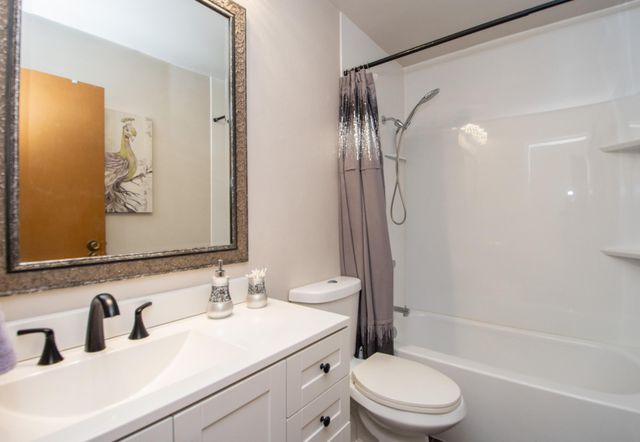 49 Evergreen Circle, West Fargo, ND 58078