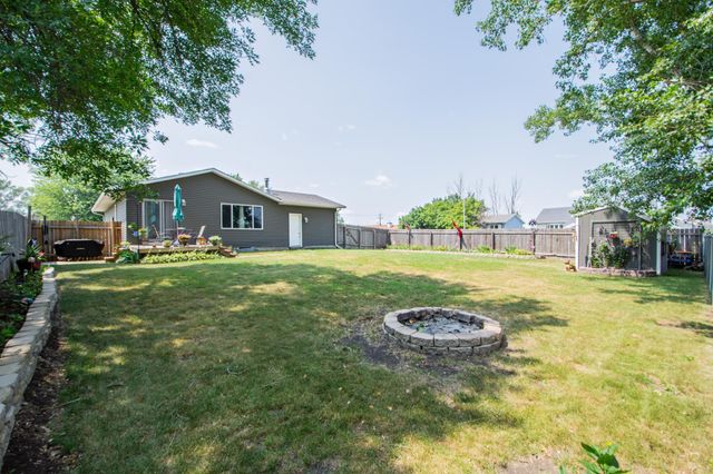 49 Evergreen Circle, West Fargo, ND 58078
