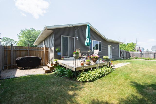 49 Evergreen Circle, West Fargo, ND 58078