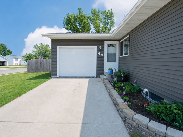 49 Evergreen Circle, West Fargo, ND 58078