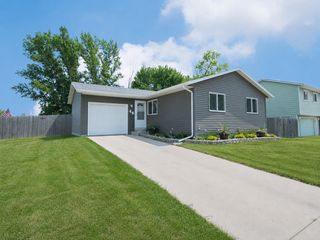 49 Evergreen Circle, West Fargo, ND 58078