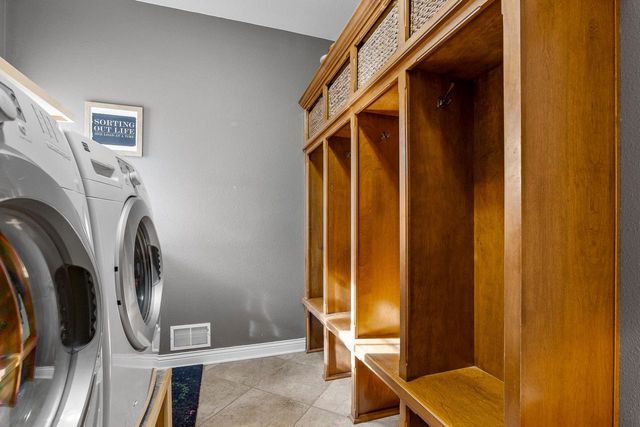 517 Oriole LANE, Howards Grove, WI 53083