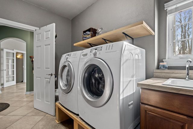 517 Oriole LANE, Howards Grove, WI 53083