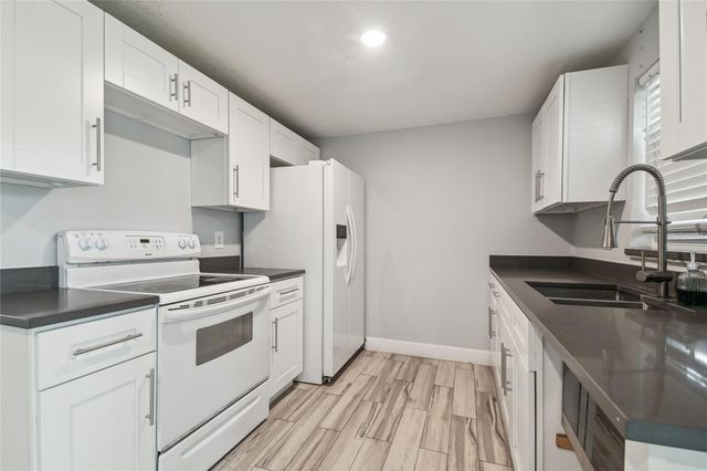 3679 SUGARCREEK DRIVE, Tampa, FL 33619