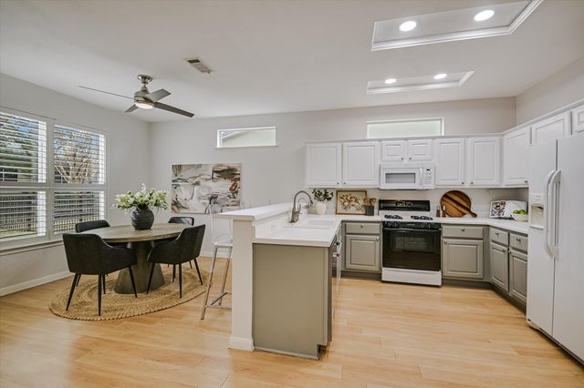 129 Enchanted DR, Georgetown, TX 78633