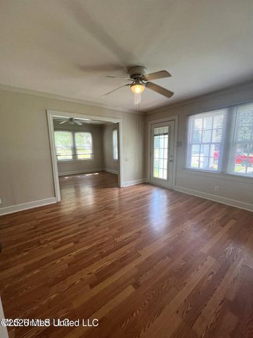 1693 Vine Street, Biloxi, MS 39531