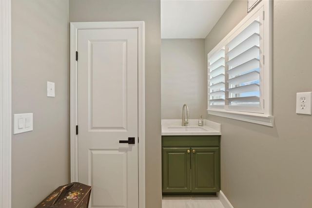 1720 Windjammer Ct, Lodi, CA 95242