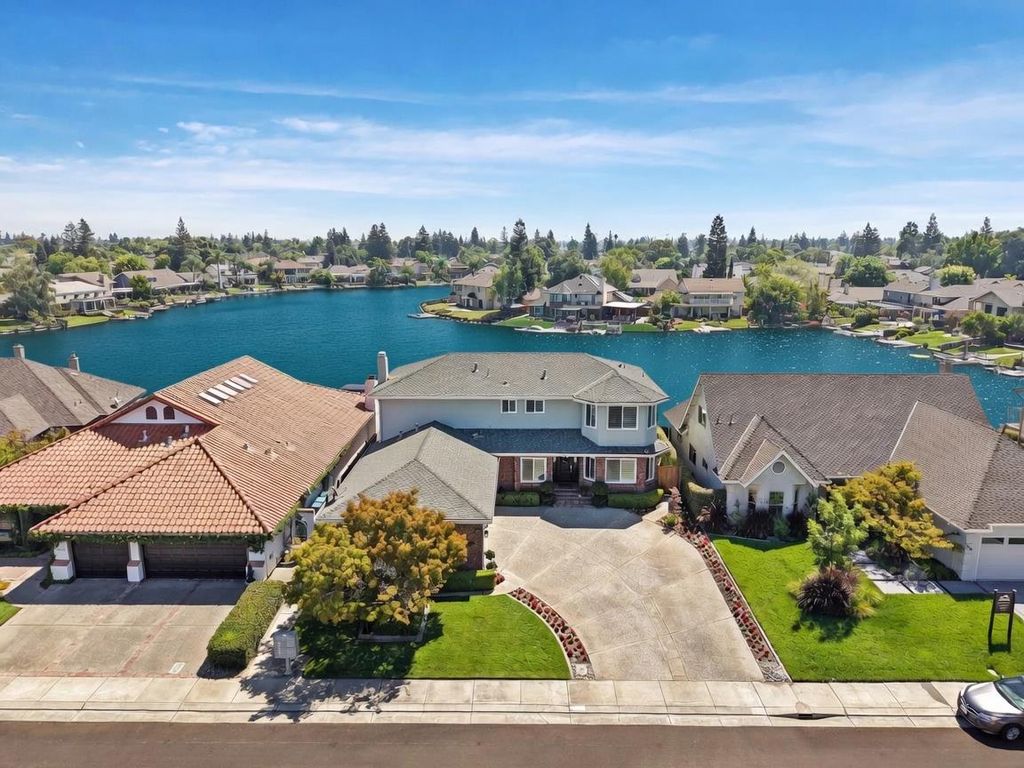1720 Windjammer Ct, Lodi, CA 95242