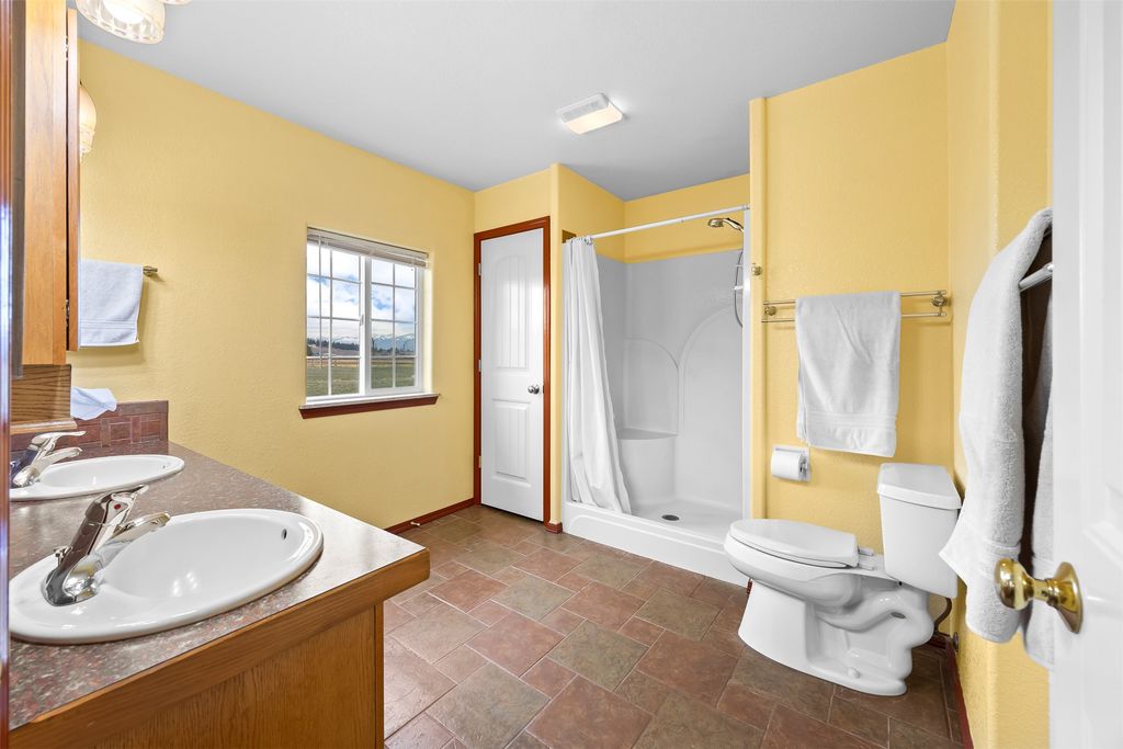 Address unavailable. photo 34