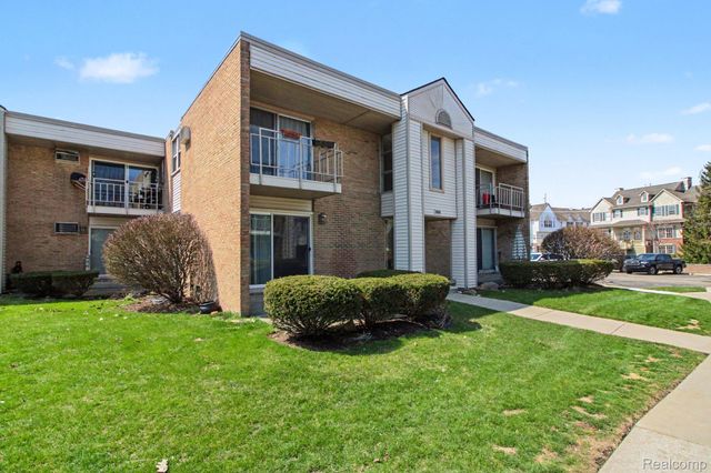 1611 Cass Lake RD Road C, Keego Harbor, MI 48320