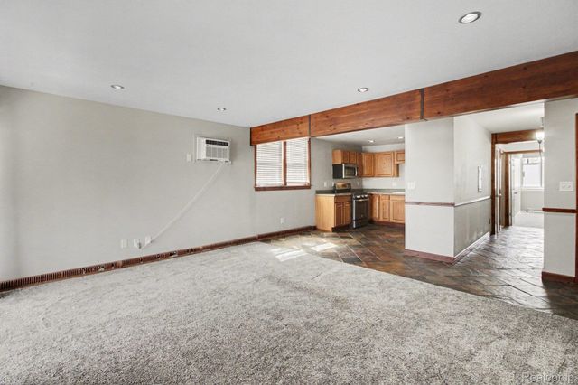 1611 Cass Lake RD Road C, Keego Harbor, MI 48320