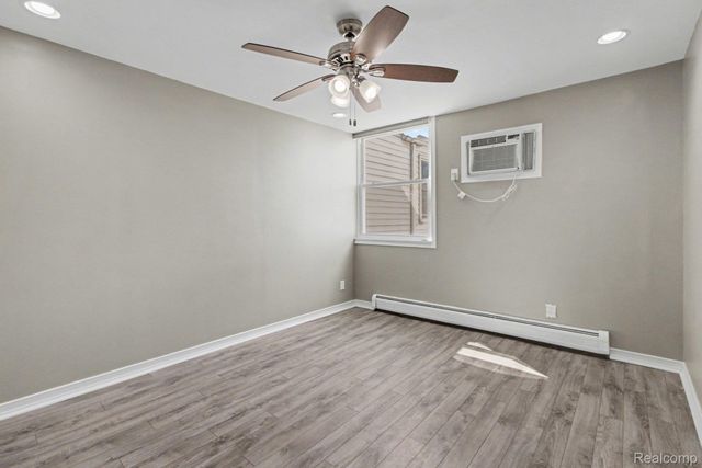 1611 Cass Lake RD Road C, Keego Harbor, MI 48320