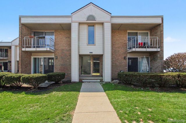 1611 Cass Lake RD Road C, Keego Harbor, MI 48320