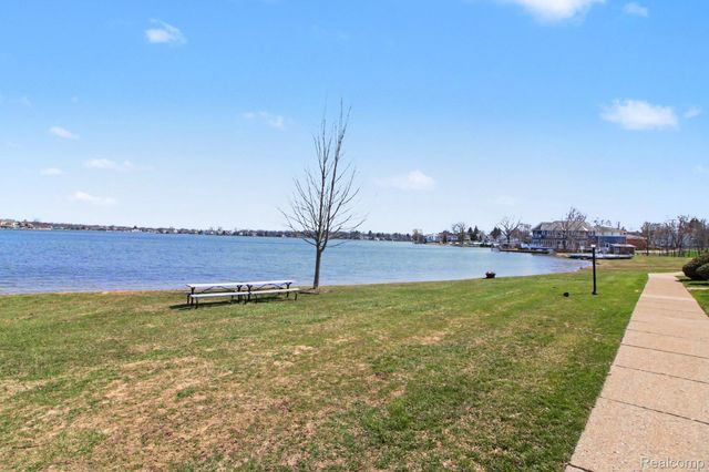 1611 Cass Lake RD Road C, Keego Harbor, MI 48320