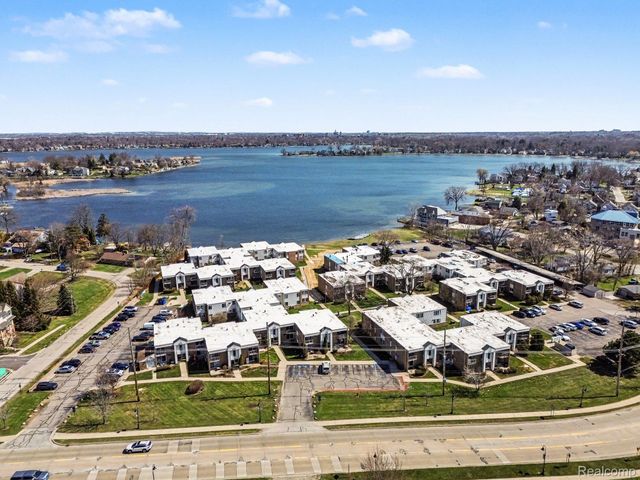 1611 Cass Lake RD Road C, Keego Harbor, MI 48320