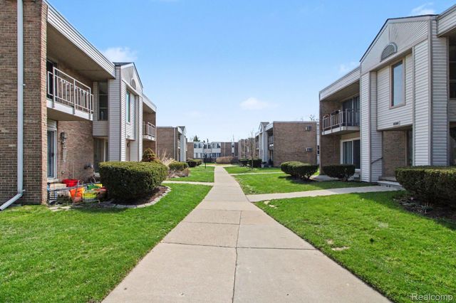 1611 Cass Lake RD Road C, Keego Harbor, MI 48320