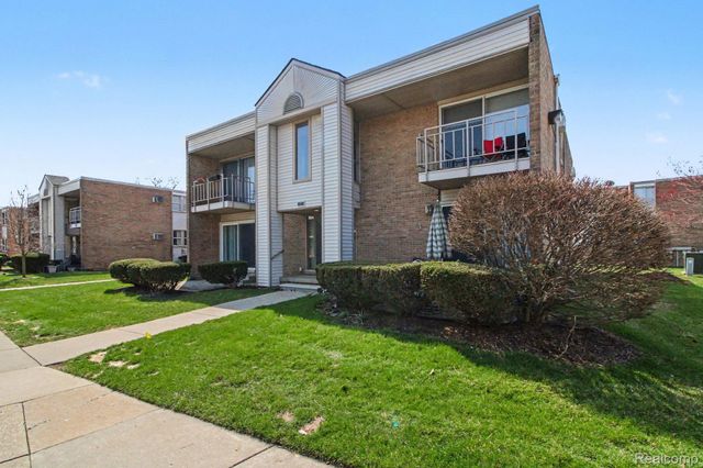 1611 Cass Lake RD Road C, Keego Harbor, MI 48320