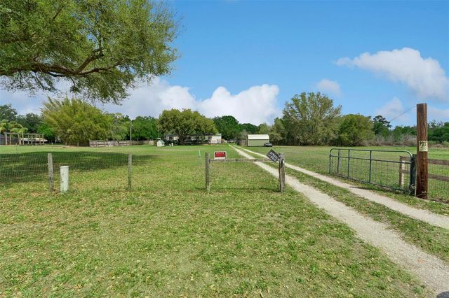 33601 TAMMY LANE, Wesley Chapel, FL 33543