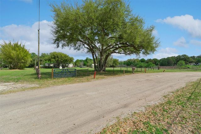 33601 TAMMY LANE, Wesley Chapel, FL 33543