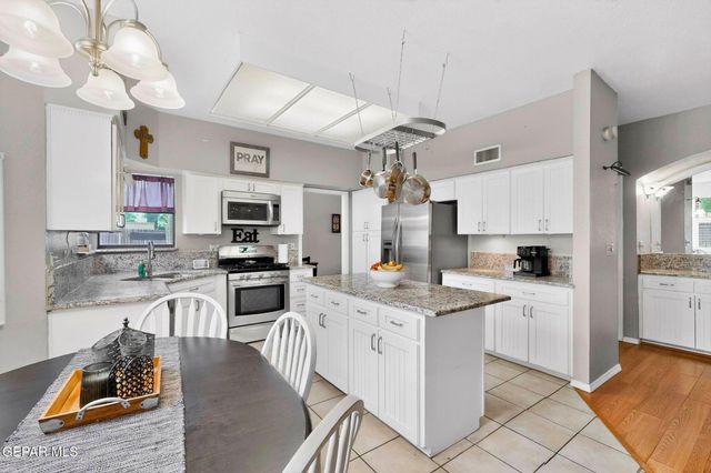 2090 GUS MORAN Street, El Paso, TX 79936