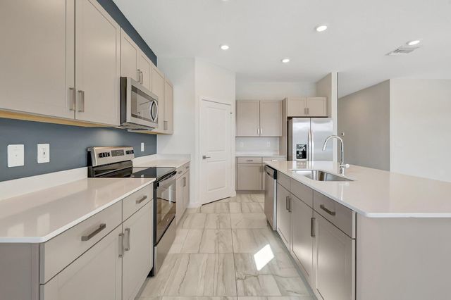 6007 SE Skyblue Circle, Stuart, FL 34997