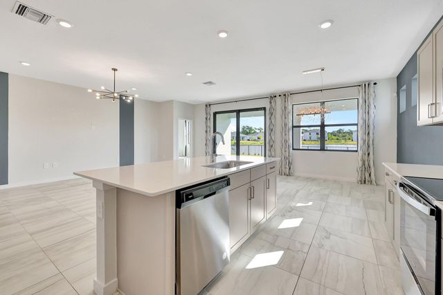 6007 SE Skyblue Circle, Stuart, FL 34997
