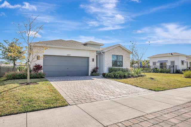 6007 SE Skyblue Circle, Stuart, FL 34997
