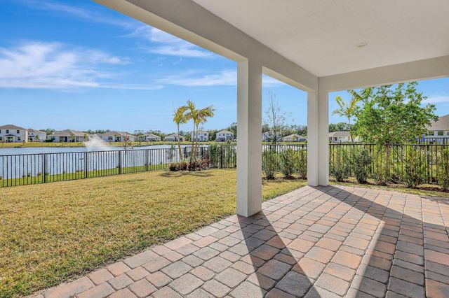 6007 SE Skyblue Circle, Stuart, FL 34997