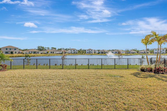 6007 SE Skyblue Circle, Stuart, FL 34997