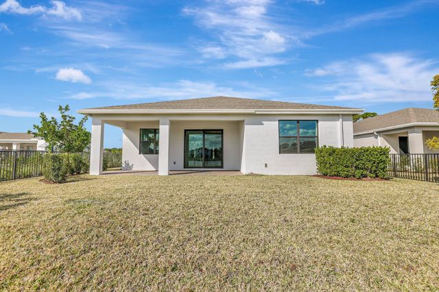 6007 SE Skyblue Circle, Stuart, FL 34997