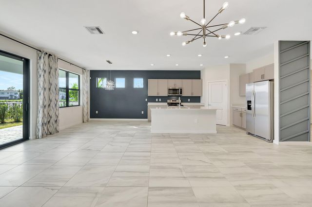 6007 SE Skyblue Circle, Stuart, FL 34997