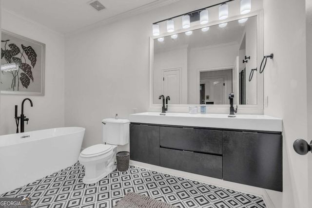 825 Highland Lane NE 1207, Atlanta, GA 30306