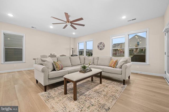 6266 ZINNIA LN, Haymarket, VA 20169