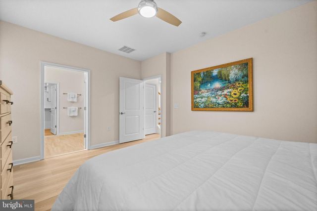 6266 ZINNIA LN, Haymarket, VA 20169