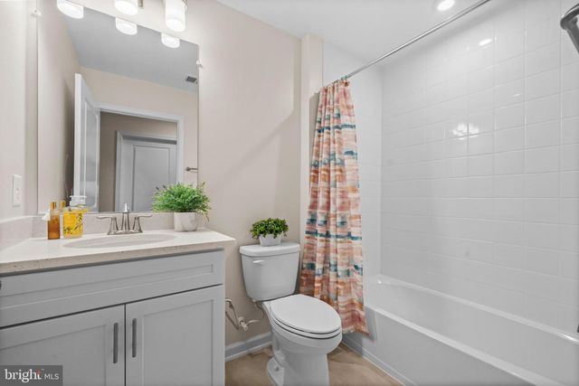 6266 ZINNIA LN, Haymarket, VA 20169