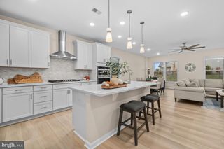 6266 ZINNIA LN, Haymarket, VA 20169