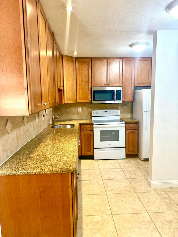 199 E Mcnab Road 109, Pompano Beach, FL 33060