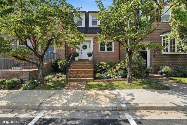 6328 GOLF COURSE SQ, Alexandria, VA 22307