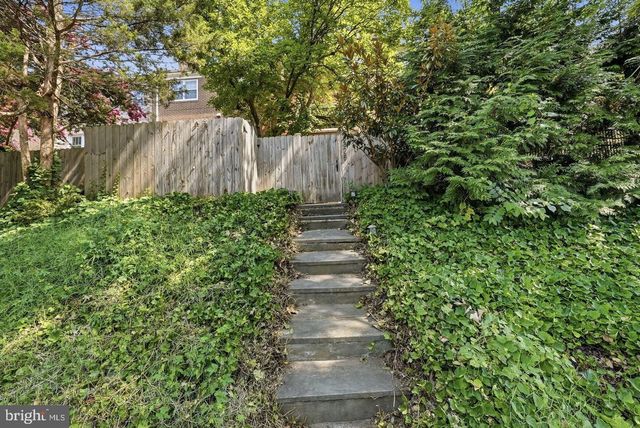 6328 GOLF COURSE SQ, Alexandria, VA 22307