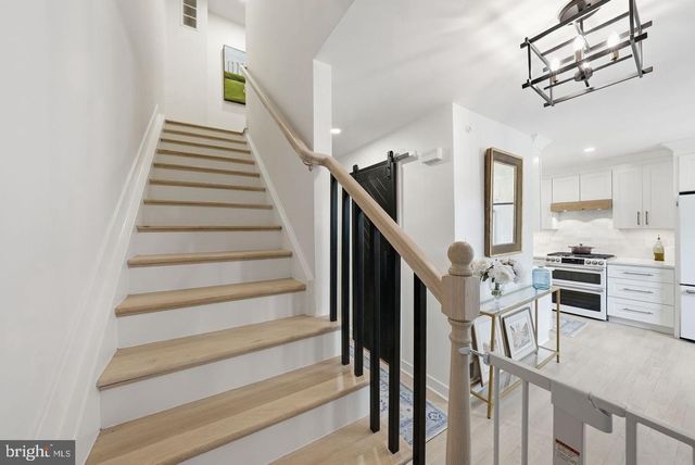 6328 GOLF COURSE SQ, Alexandria, VA 22307