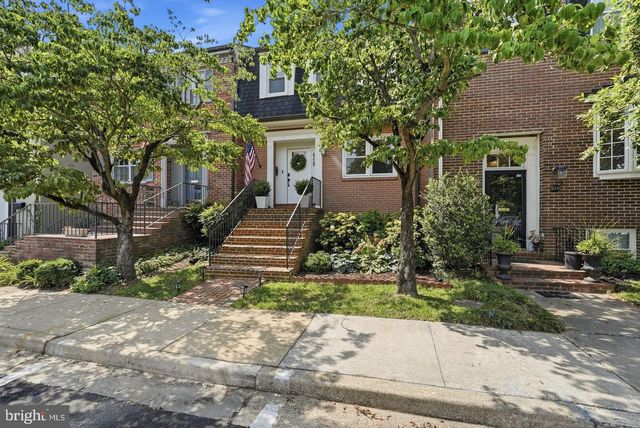 6328 GOLF COURSE SQ, Alexandria, VA 22307