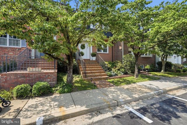 6328 GOLF COURSE SQ, Alexandria, VA 22307