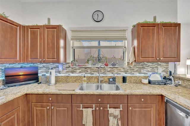 216 NE 36th Ter, Homestead, FL 33033