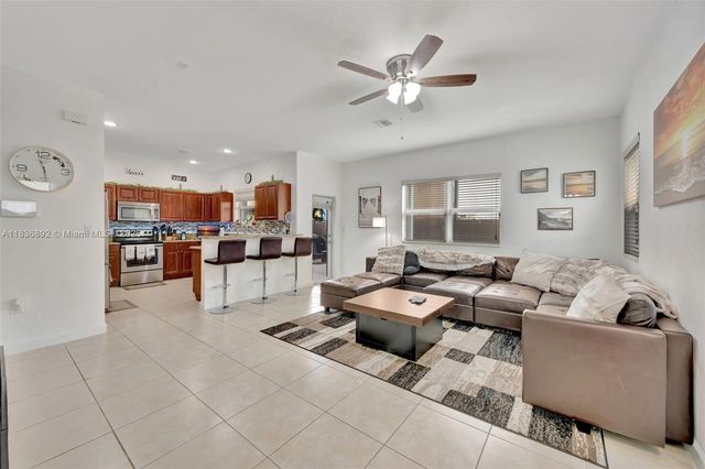 216 NE 36th Ter, Homestead, FL 33033
