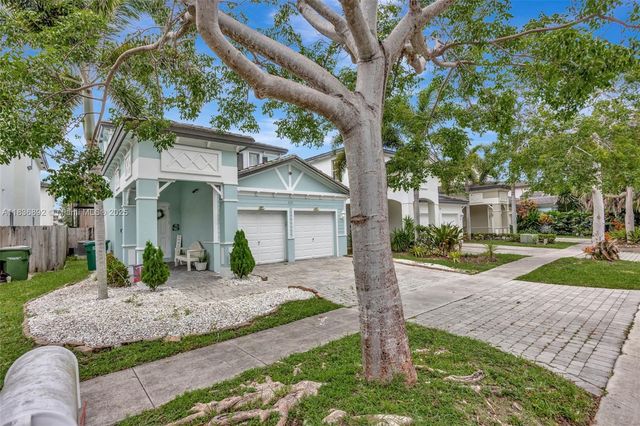 216 NE 36th Ter, Homestead, FL 33033