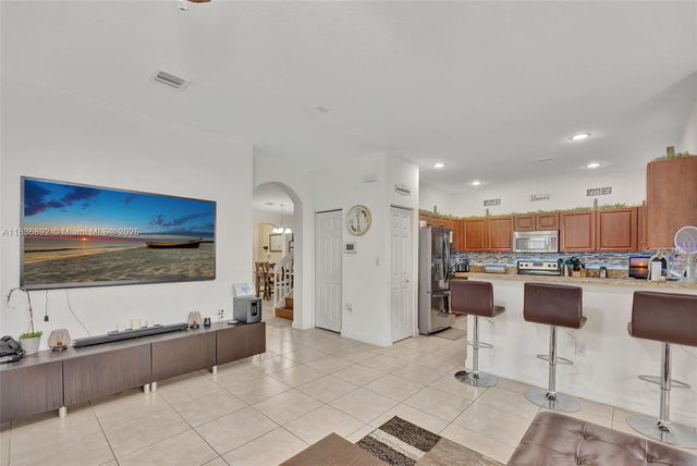 216 NE 36th Ter, Homestead, FL 33033