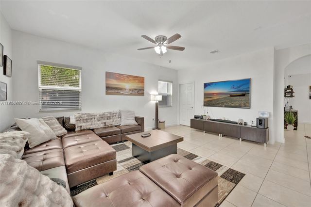 216 NE 36th Ter, Homestead, FL 33033