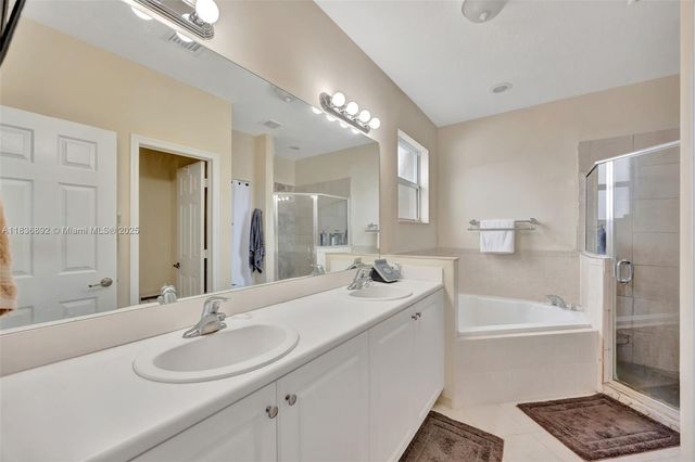 216 NE 36th Ter, Homestead, FL 33033