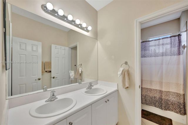 216 NE 36th Ter, Homestead, FL 33033